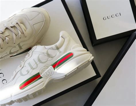 gucci schoenen leeuw|gucci luggage.